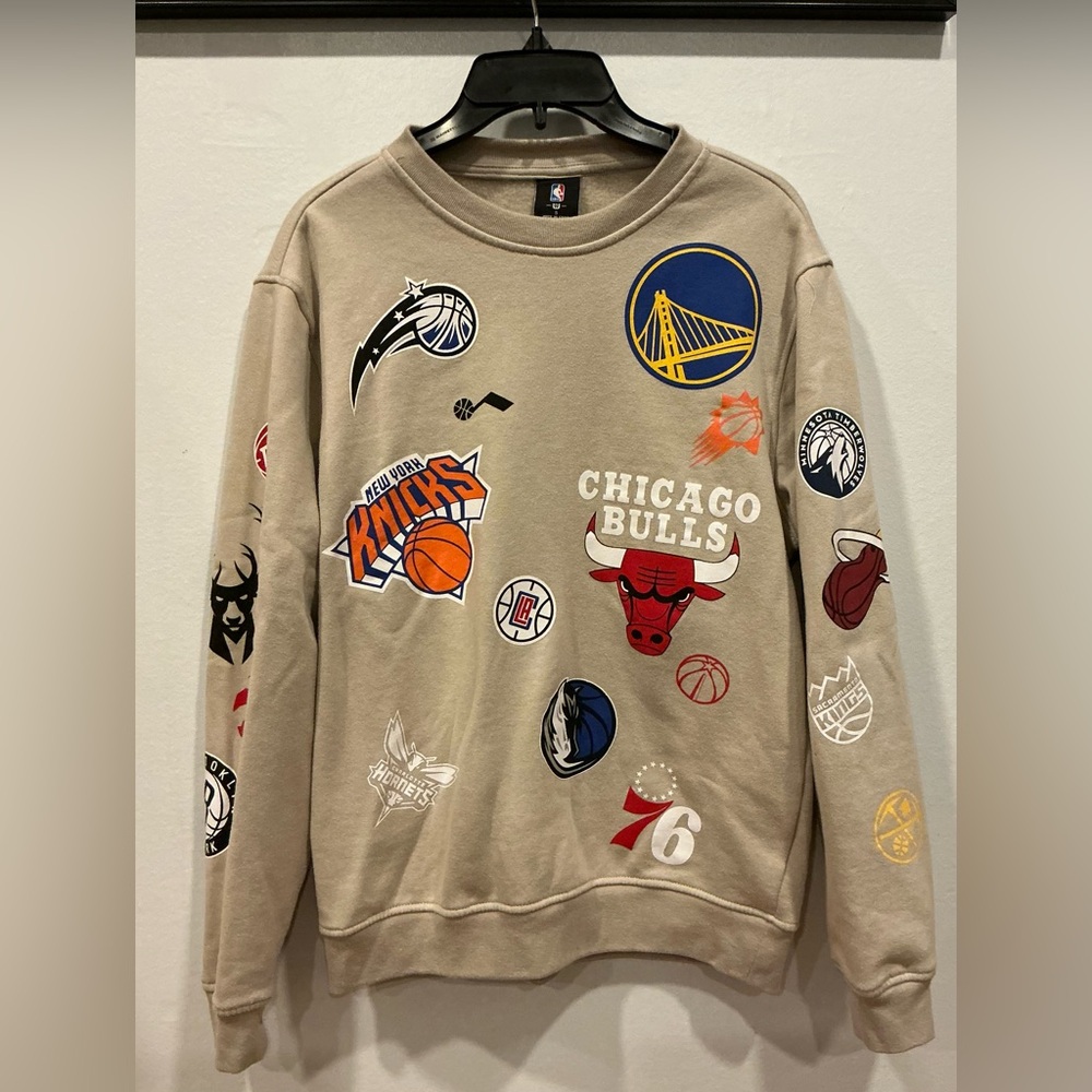 Basketball Multi-Team sweatshirt